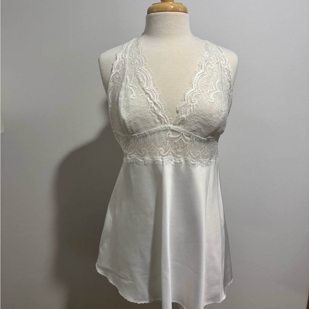 NWOT Gorgeous Wedding Bridal Lingerie White Size S